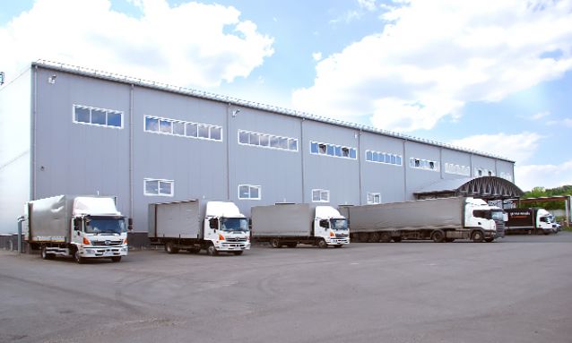 Автопарк из грузовых автомобилей компании «ПрофУпаковка»