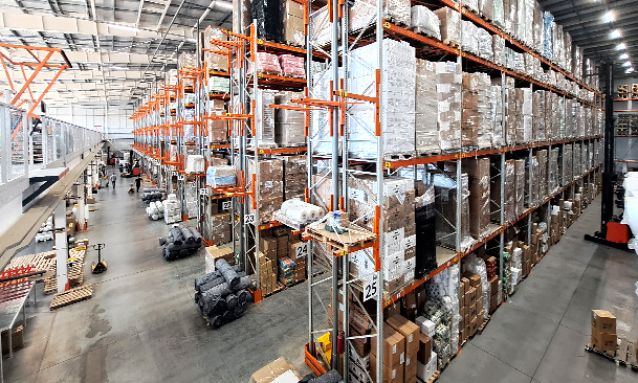 Склад оптово-розничной компании «ПрофУпаковка» по продаже упаковки, тары, одноразовой посуды